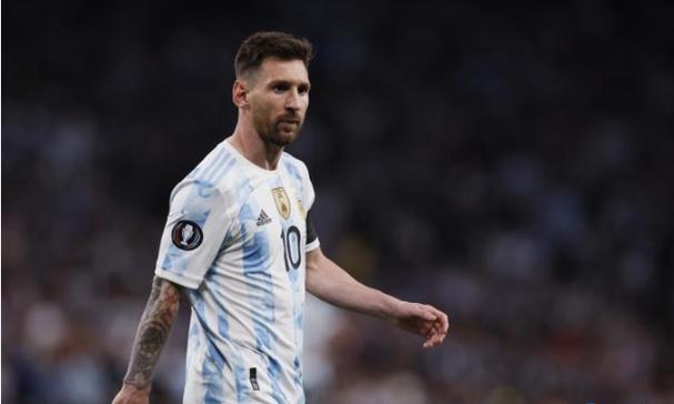 男子喉咙痛，一看嗓子里长满“雪花”！这习惯很多人都有